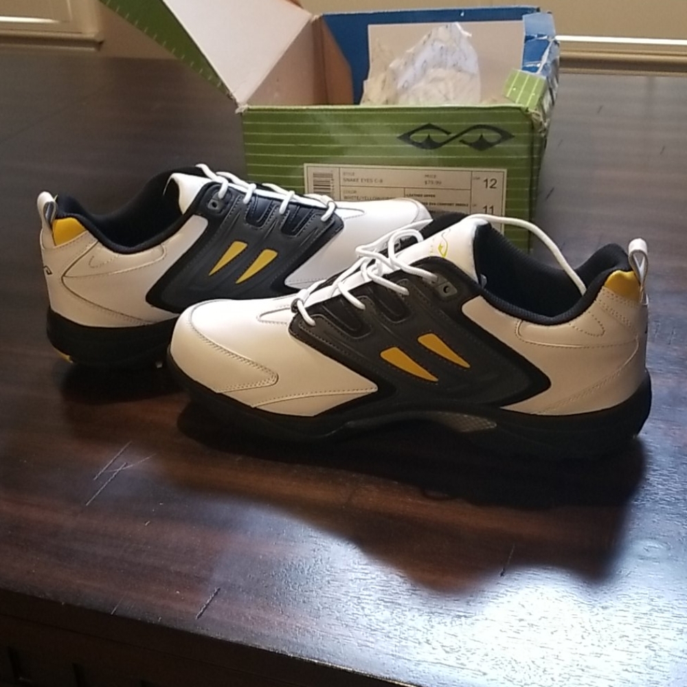 NIB Men's golf shoe USA size 12